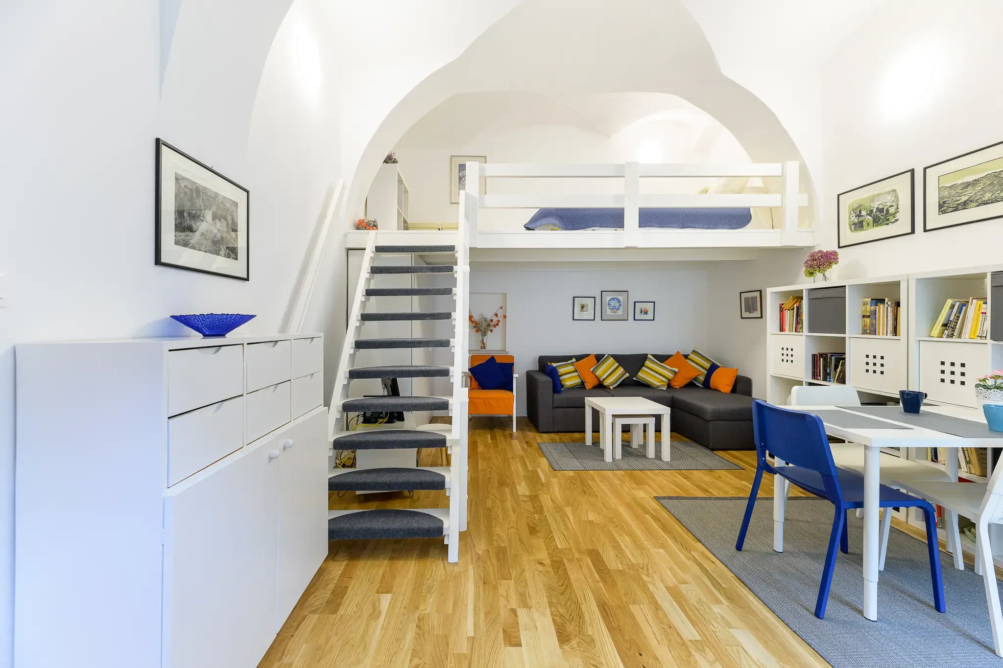 Main Square Studio Mare