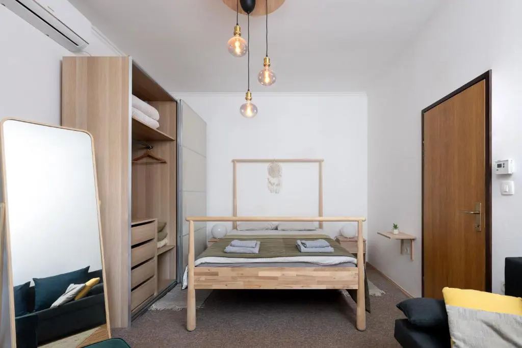 Charming Courtyard Apartment, photo 2