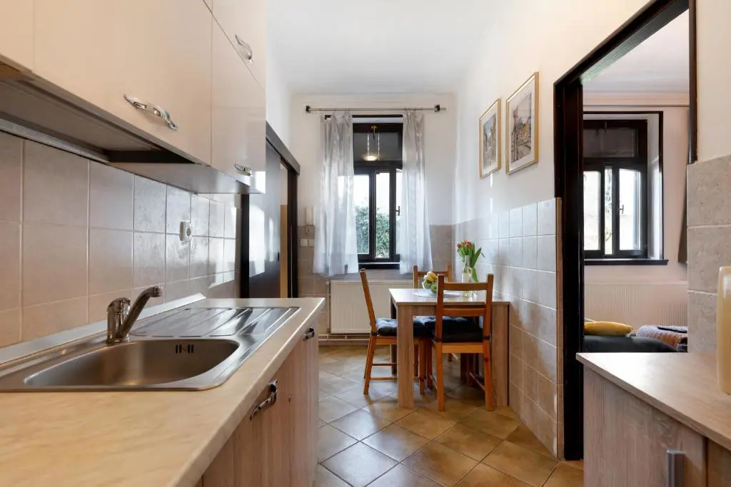 Charming Courtyard Apartment, photo 3