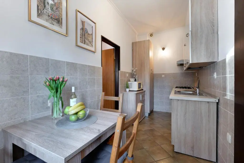 Charming Courtyard Apartment, photo 4