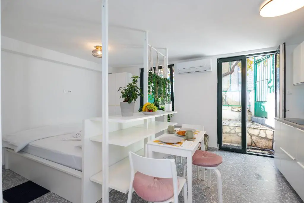 Aspalathos Romantic Retreat