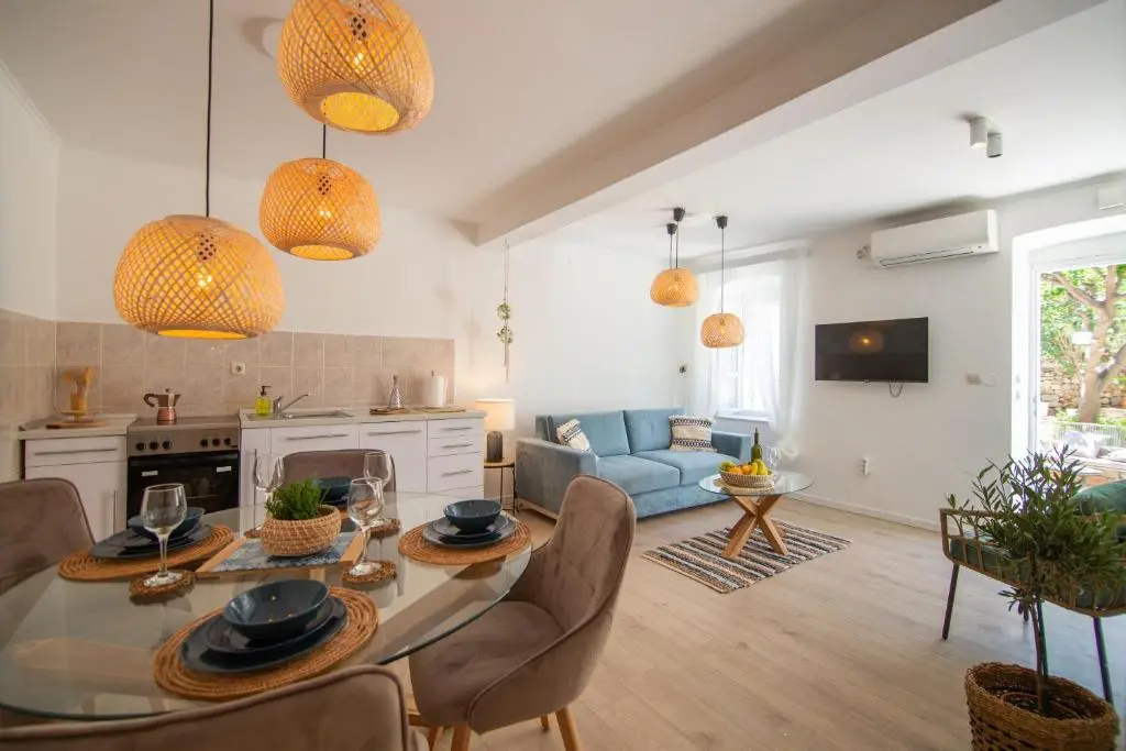 Villa Mali Raj Komiža