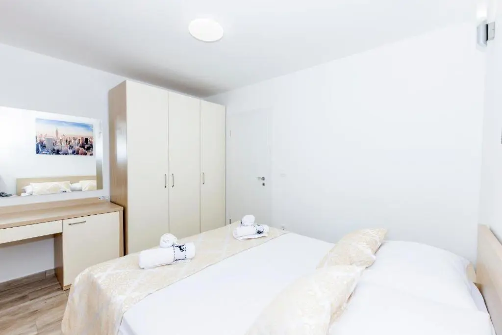 West Coast Apartments