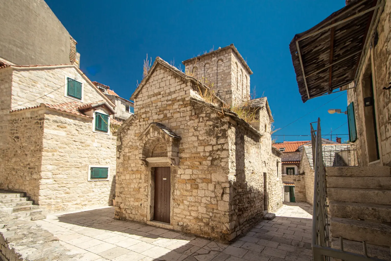 Die romanische Kirche St. Nikolaus in Veli Varoš